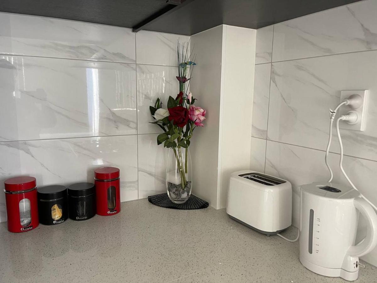 4 Bedroom Home Fully Furnished In Papakura, Όκλαντ Εξωτερικό φωτογραφία